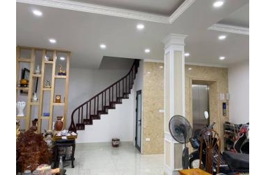 Quan Nhân cực đẹp, cực hiếm, thang máy, ô tô 60m giá  ưu đãi